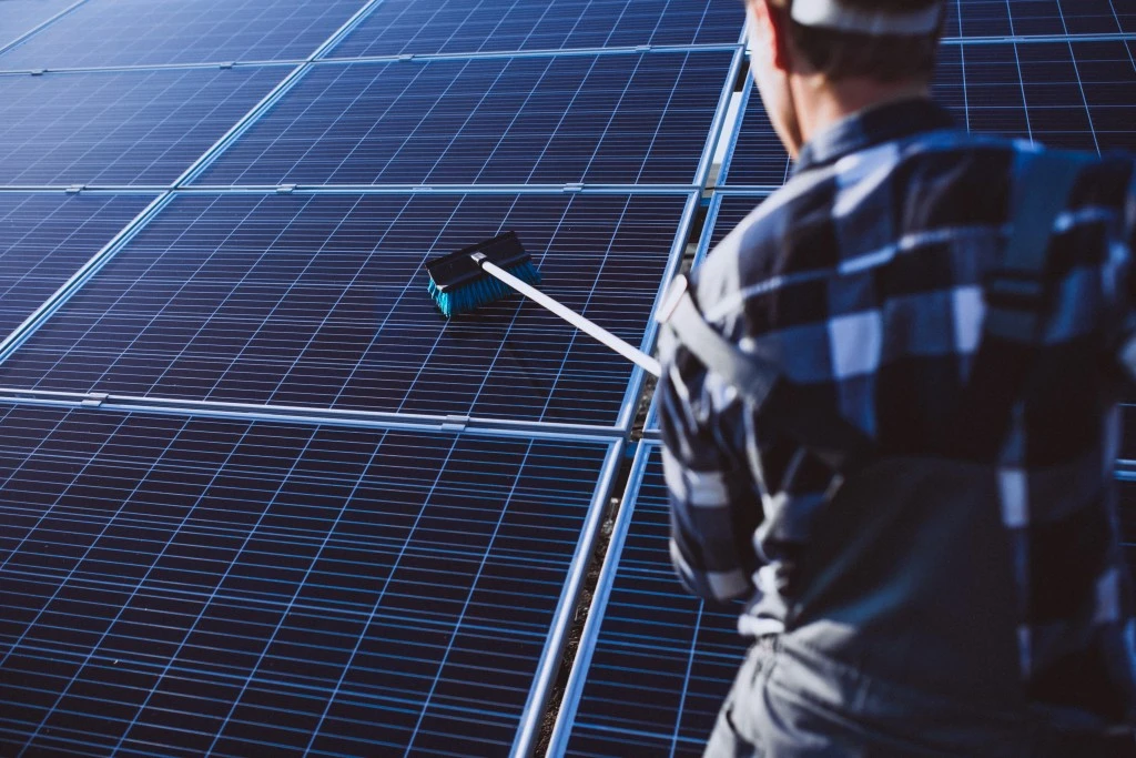 Cleaning Solar panels Near me | Reliable UK Solar Maintenance.