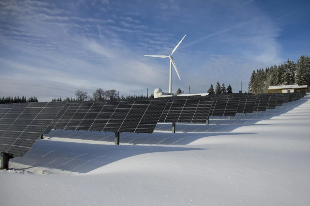 How Solar Panels Work in Winter UK | Solar Dream Guide 2026